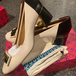 Tory Burch pump